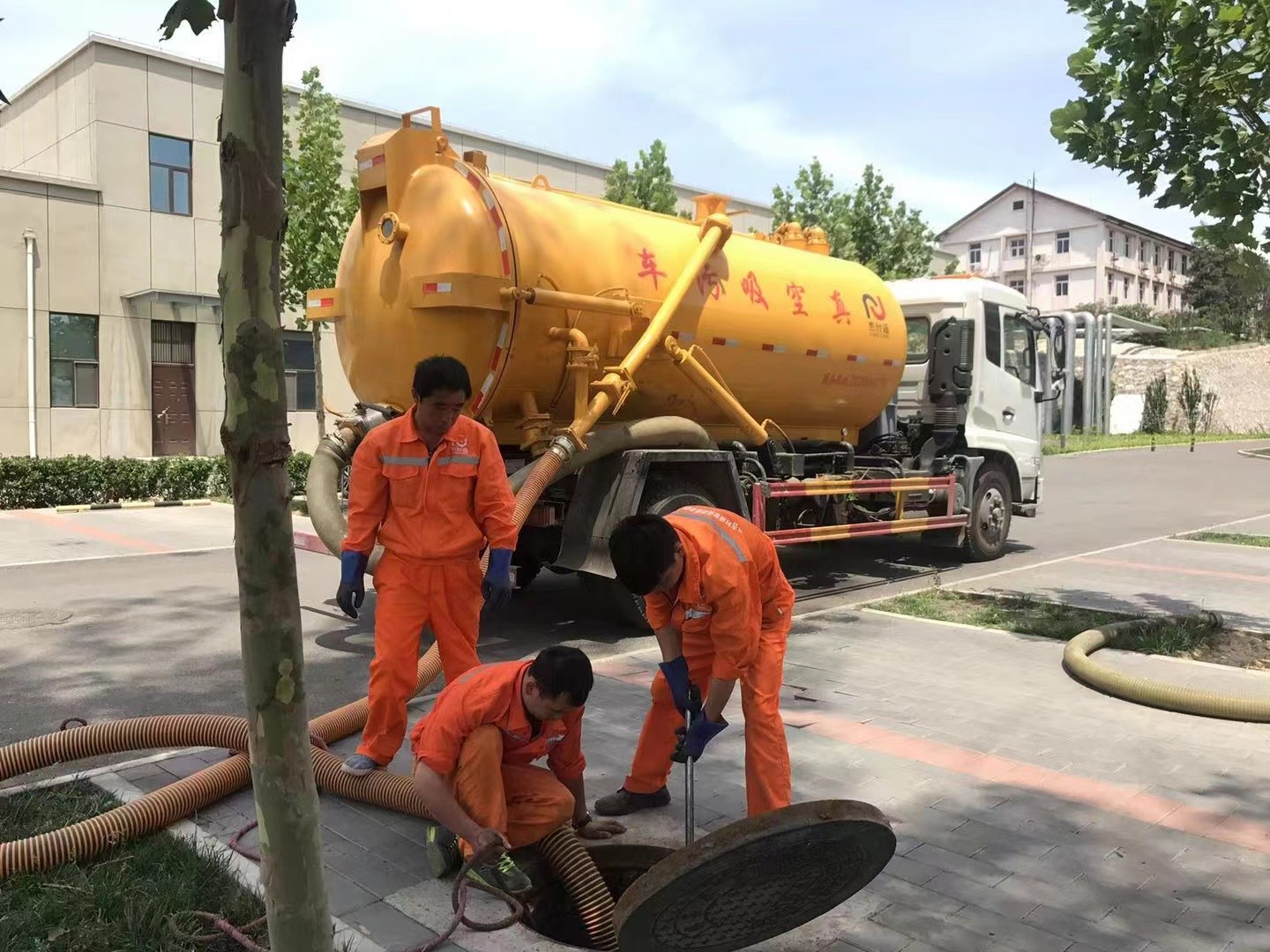 永川化粪池清理与5-8吨吸粪车施工效率分析